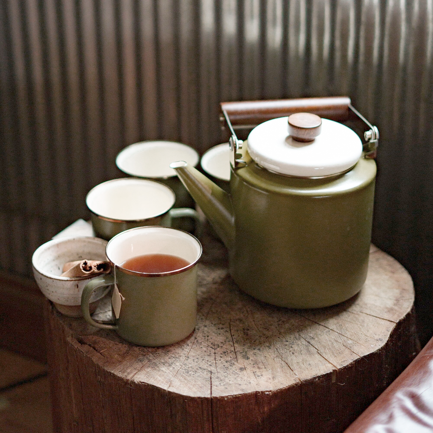 Enamel 2-Tone Kettle - Olive