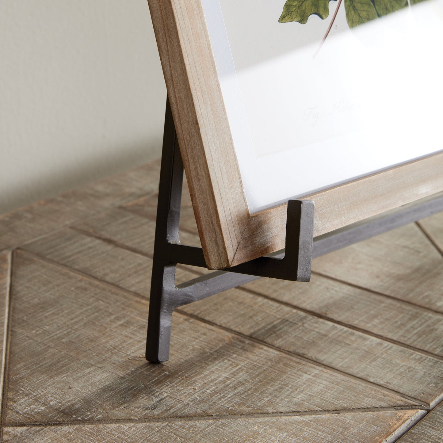 Logan Easel