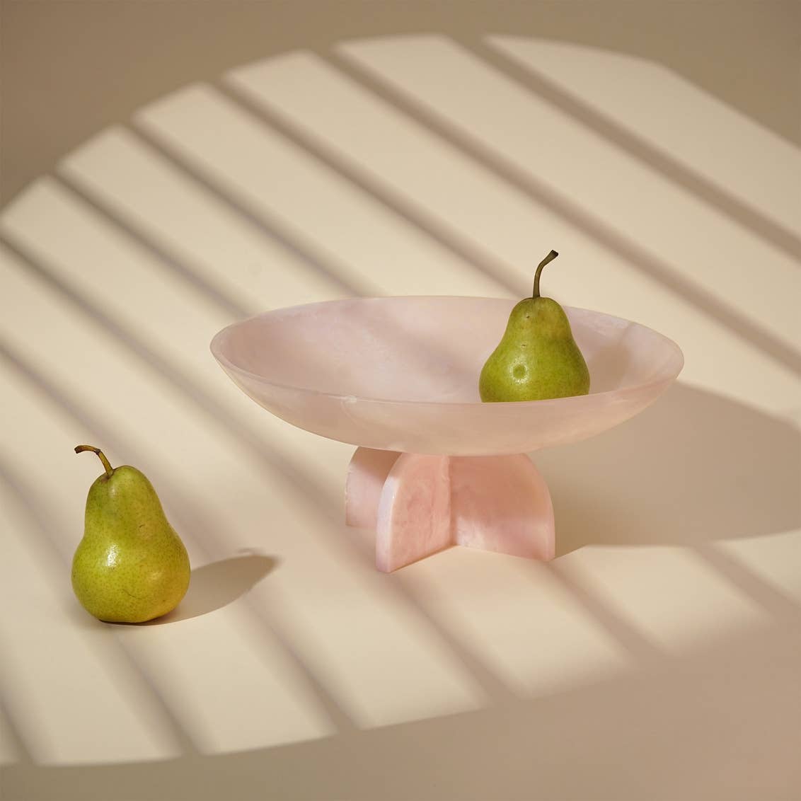 Lucente Pink Resin Fruit Bowl