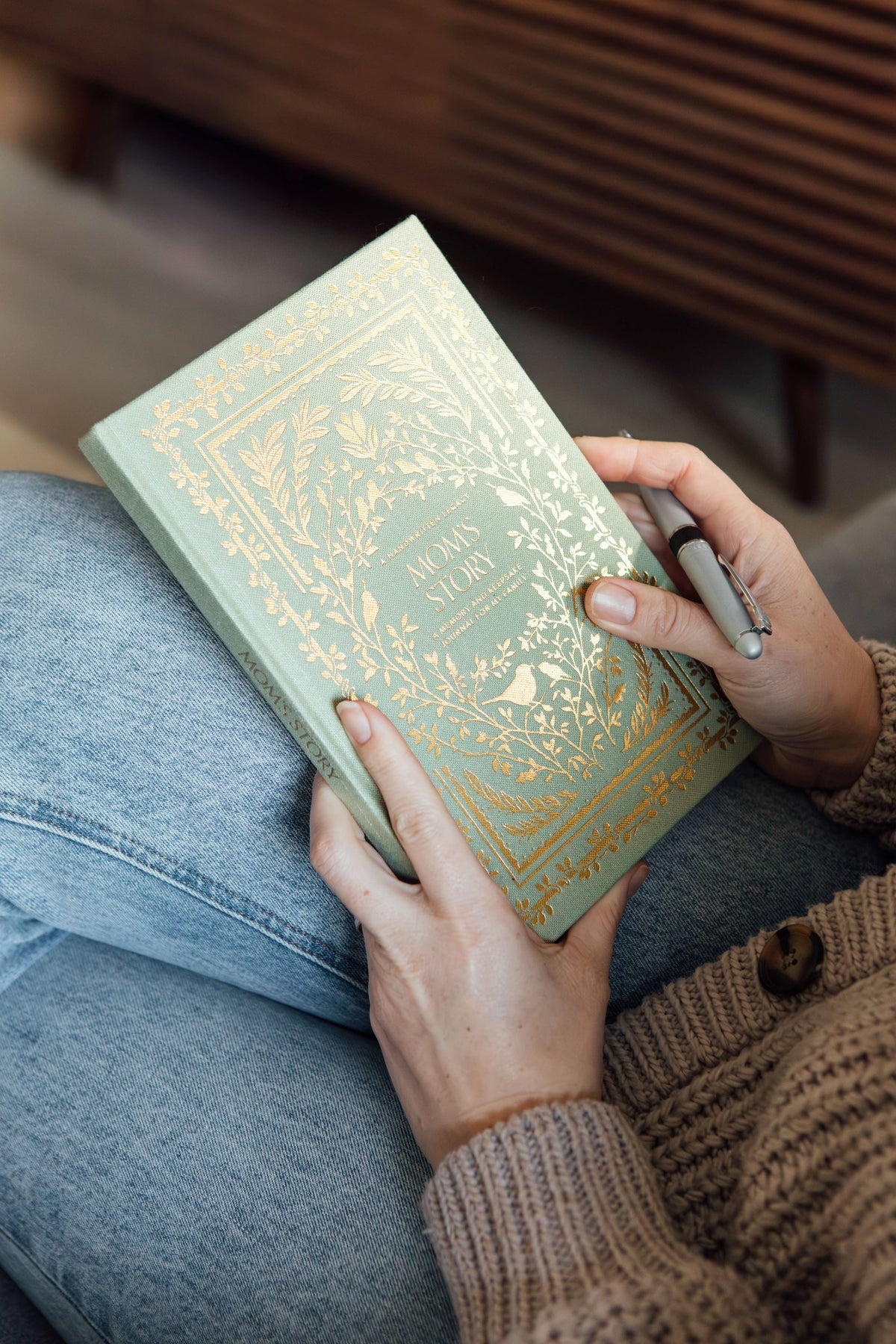Mom's Story: A Memory and Keepsake Journal