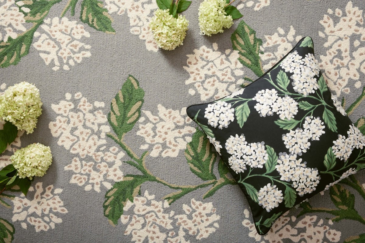 Joie Hydrangea Wool-Hooked Rug - 2’ 3” x 3’ 9”
