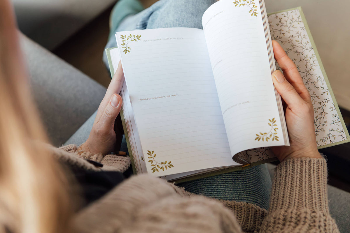 Mom's Story: A Memory and Keepsake Journal