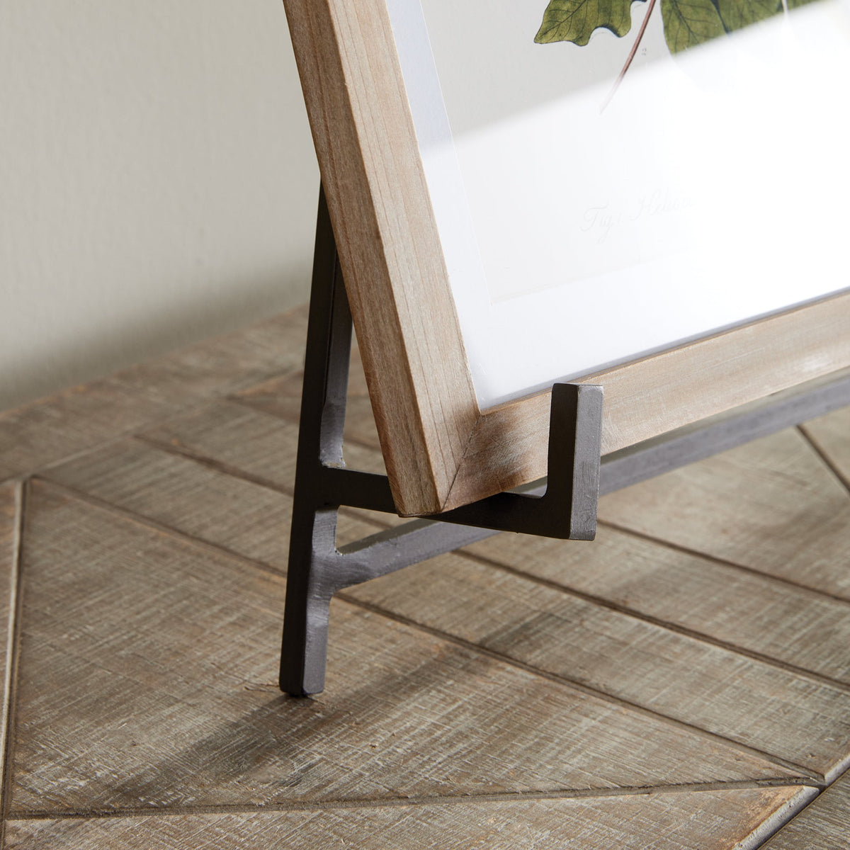 Logan Easel