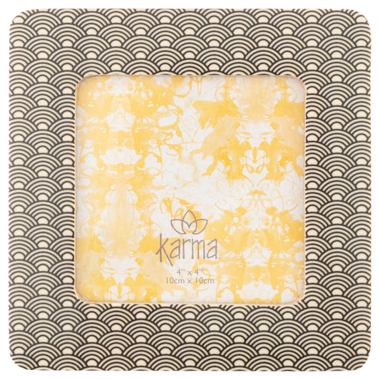 Resin Frame B&W Scallop Waves Squares